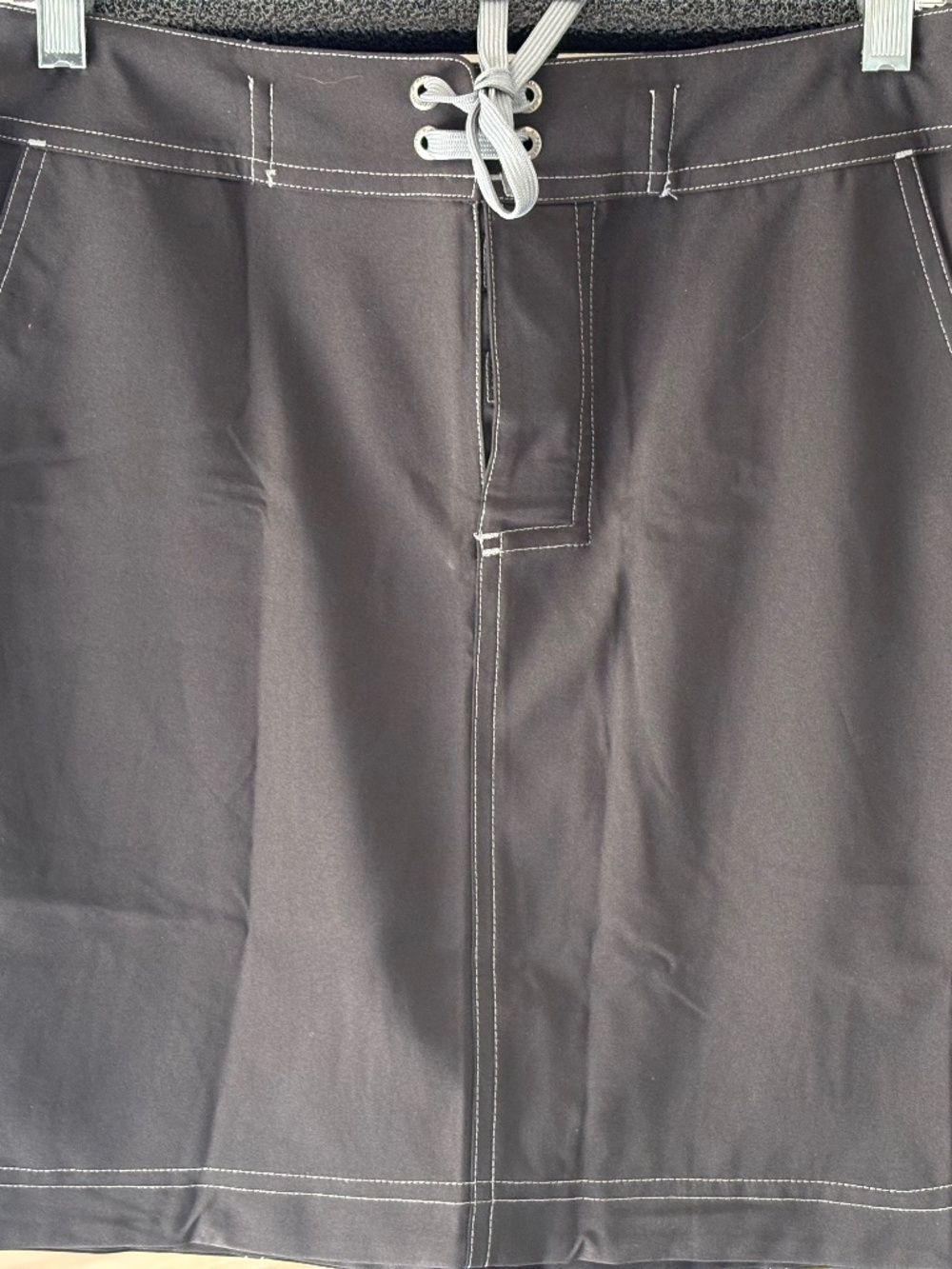 Rip Skirt Hawaii Short Sport Skirt, Gray in Color, Size Small